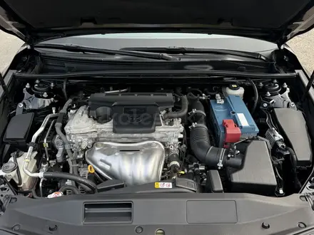 Toyota Camry 2021 года за 13 850 000 тг. в Алматы – фото 24