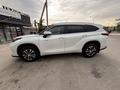 Toyota Highlander 2022 года за 24 950 000 тг. в Алматы – фото 16