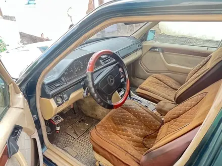 Mercedes-Benz E 220 1993 года за 1 100 000 тг. в Туркестан – фото 4