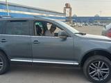 Volkswagen Touareg 2006 года за 4 500 000 тг. в Шымкент – фото 3