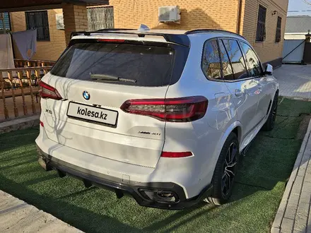 BMW X5 2022 года за 41 000 000 тг. в Атырау – фото 2