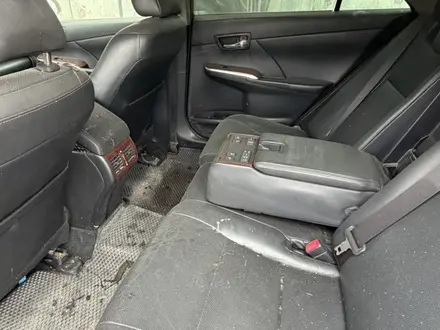 Toyota Camry 2013 года за 2 000 002 тг. в Атырау – фото 4
