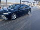 Toyota Camry 2018 года за 14 400 000 тг. в Павлодар – фото 2