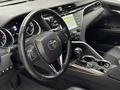 Toyota Camry 2019 года за 12 800 000 тг. в Атырау – фото 11
