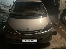 Toyota Previa, 2000
