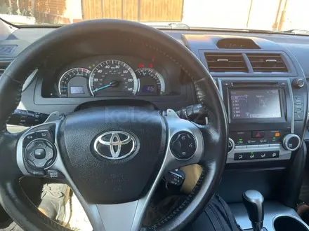 Toyota Camry 2014 года за 10 200 000 тг. в Атырау – фото 5