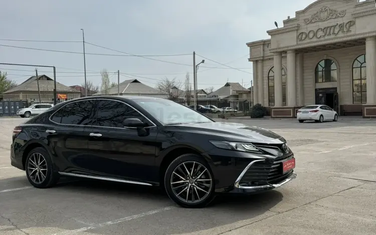 Toyota Camry 2023 года за 14 999 000 тг. в Шымкент