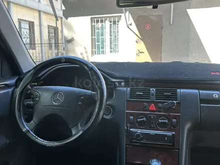 Mercedes-Benz E 280 2001 года за 3 200 000 тг. в Алматы – фото 16