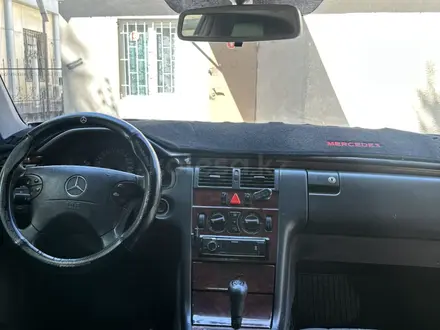 Mercedes-Benz E 280 2001 года за 3 200 000 тг. в Алматы – фото 17