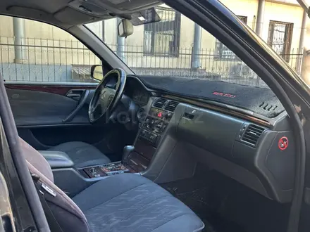 Mercedes-Benz E 280 2001 года за 3 200 000 тг. в Алматы – фото 19