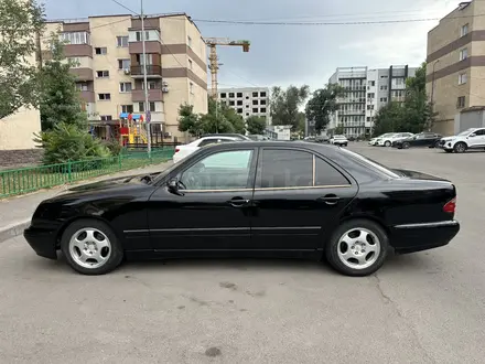 Mercedes-Benz E 280 2001 года за 3 200 000 тг. в Алматы – фото 26
