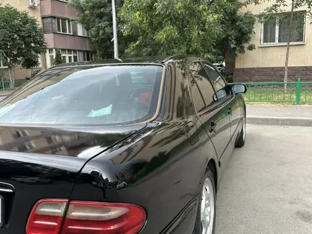 Mercedes-Benz E 280 2001 года за 3 200 000 тг. в Алматы – фото 27