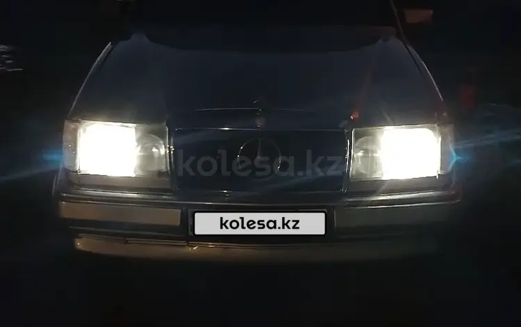 Mercedes-Benz E 200 1993 года за 2 500 000 тг. в Атырау