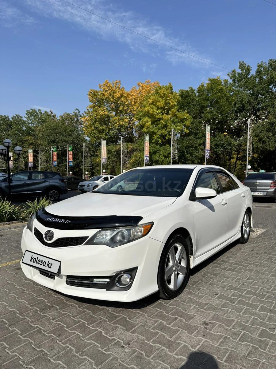 Toyota Camry 2012 г.