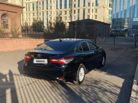 Toyota Camry 2020 года за 12 100 000 тг. в Астана – фото 5