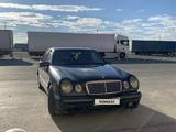Mercedes-Benz E 200 1996 года за 1 650 000 тг. в Рудный – фото 3