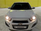 Chevrolet Aveo 2013 года за 2 800 000 тг. в Уральск – фото 2