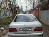 Mercedes-Benz E 230 1997 года за 2 850 000 тг. в Алматы – фото 2