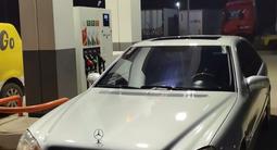 Mercedes-Benz S 320 2001 годаfor4 400 000 тг. в Астана