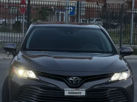 Toyota Camry 2018 года за 9 000 000 тг. в Актау