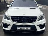 Mercedes-Benz ML 63 AMG 2014 года за 22 000 000 тг. в Алматы – фото 2