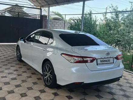 Toyota Camry 2021 года за 13 700 000 тг. в Шымкент – фото 3