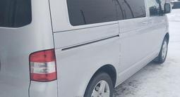 Volkswagen Caravelle 2006 года за 8 800 000 тг. в Астана – фото 2