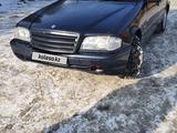 Mercedes-Benz C 200 1999 годаfor2 500 000 тг. в Алматы