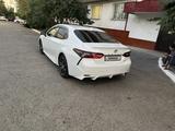 Toyota Camry 2022 года за 11 200 000 тг. в Тараз – фото 2