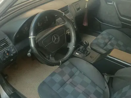 Mercedes-Benz C 220 1993 года за 1 150 000 тг. в Астана