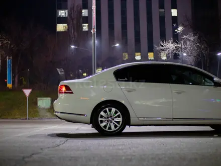 Volkswagen Passat 2014 года за 7 000 000 тг. в Алматы – фото 12