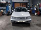 Volkswagen Vento 1995 года за 2 200 000 тг. в Петропавловск – фото 5