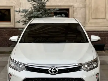Toyota Camry 2017 года за 12 800 000 тг. в Шымкент – фото 2