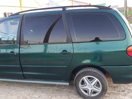 Volkswagen Sharan 1997 года за 2 500 000 тг. в Уральск