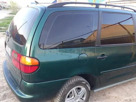 Volkswagen Sharan 1997 года за 2 500 000 тг. в Уральск – фото 6