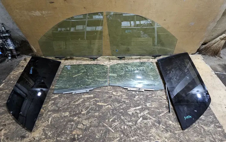 Стекло двери переднее заднее (в ассортименте) за 15 000 тг. в Алматы