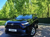 Toyota RAV4 2021 года за 14 000 000 тг. в Астана