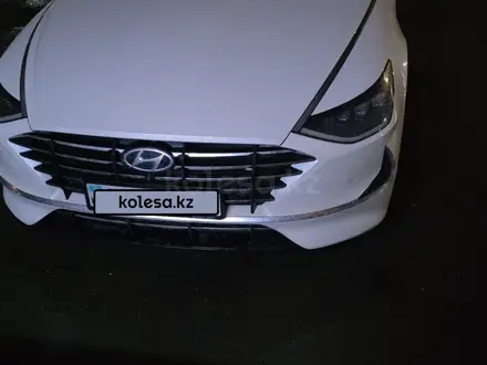 Hyundai Sonata 2020 года за 12 000 000 тг. в Актау – фото 2