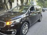 Kia Carnival 2015 года за 9 100 000 тг. в Шымкент
