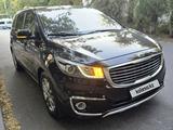 Kia Carnival 2015 года за 9 100 000 тг. в Шымкент – фото 2