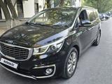 Kia Carnival 2015 года за 9 100 000 тг. в Шымкент – фото 3