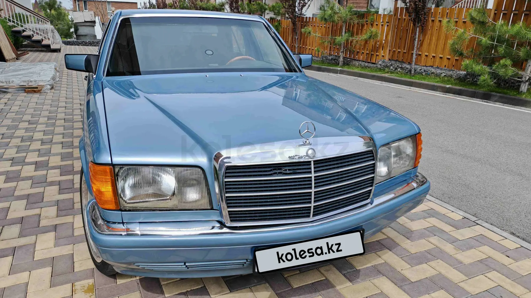 Mercedes-Benz S-Class, 1989