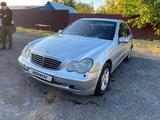 Mercedes-Benz C 200 2000 года за 2 700 000 тг. в Алматы