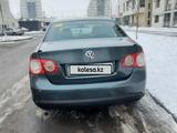 Volkswagen Jetta 2009 года за 3 870 000 тг. в Алматы – фото 2