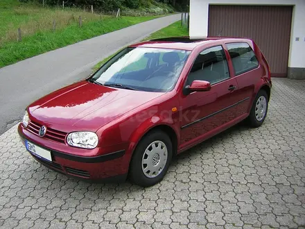 Volkswagen Golf 2005 года за 800 000 тг. в Астана