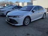Toyota Camry 2019 года за 14 000 000 тг. в Актобе – фото 3