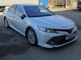 Toyota Camry 2019 года за 14 000 000 тг. в Актобе – фото 4
