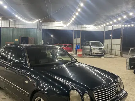 Mercedes-Benz E 320 1998 года за 3 500 000 тг. в Алматы – фото 4