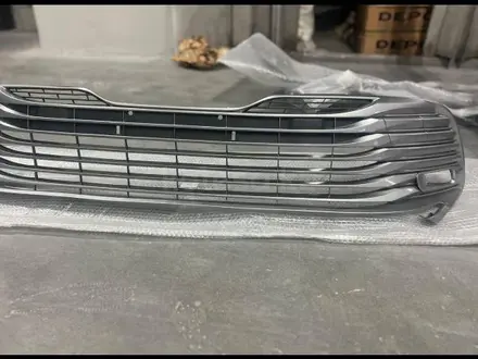 Решетка бампера на Toyota за 28 000 тг. в Алматы