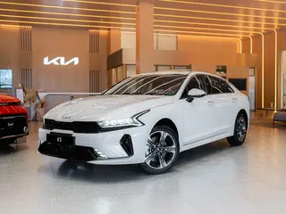 Kia K5 Luxe